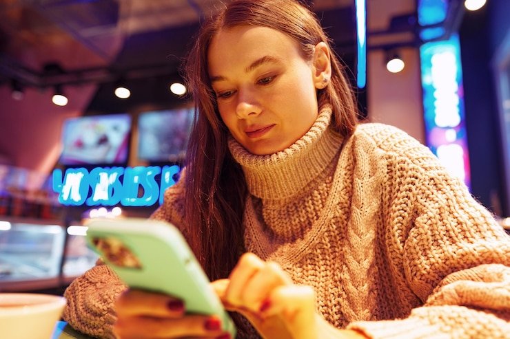Pengguna sedang mengakses fitur keamanan akun di aplikasi wis777 pada smartphone
